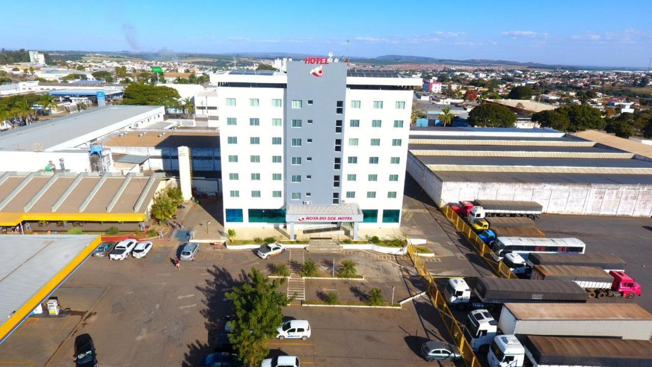 Hotel Rota Do Sol Patrocínio Buitenkant foto